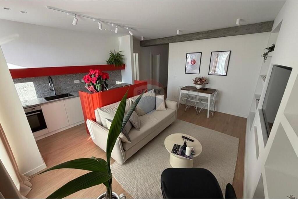 Apartment 1+1 for rent at 21 Dhjetori!