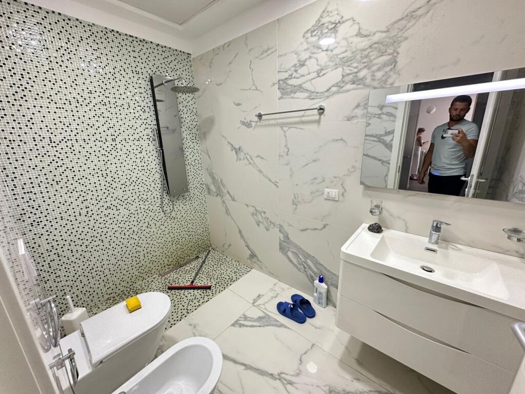 🏡 Apartment 2+1+2 for rent 📍 Fiori di Bosco Complex, Tirana 🏢 5th floor, new building with 2 elevators 🛋️ Functional layout and comfortable spaces  💶 Price: 650 € / month  📞