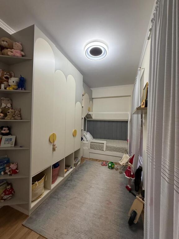 2+1 apartment for rent at the Mangalem Complex in Ali Demi.