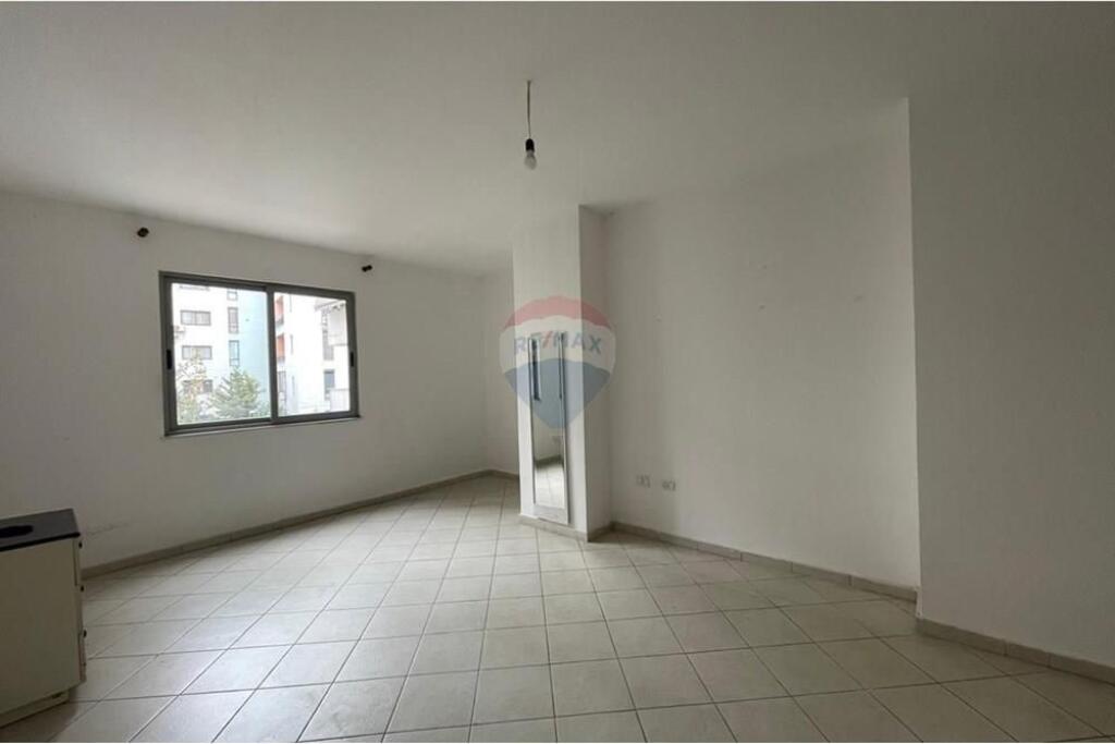 Apartment - For Sale - 3 Deshmoret Street, Tirana(ID: 530471002-241)