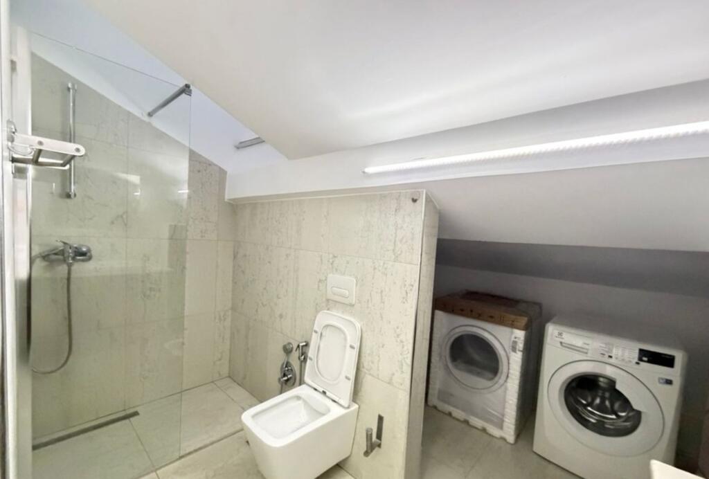 Duplex 3+1+2 me Verandë + Parkim – Rrethrrotullimi Selitë🏙