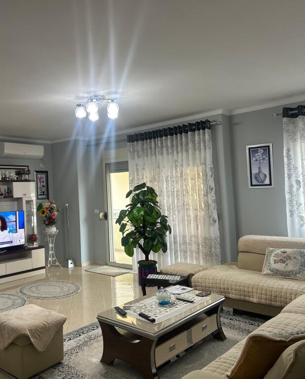 Shitet Apartament 2+1 + Post Parkimi, Rruga e Dajtit, Fresk – Tiranë