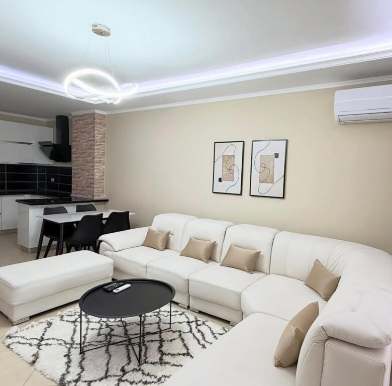 Jepet apartament me qera 2+1