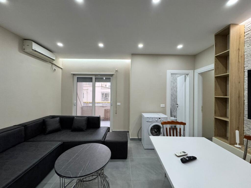 Apartament me qera ne plazh hekurudha