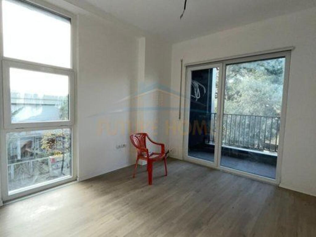 Shitet, Apartament 2+1+2, Kompleksi Henke, Tiranë