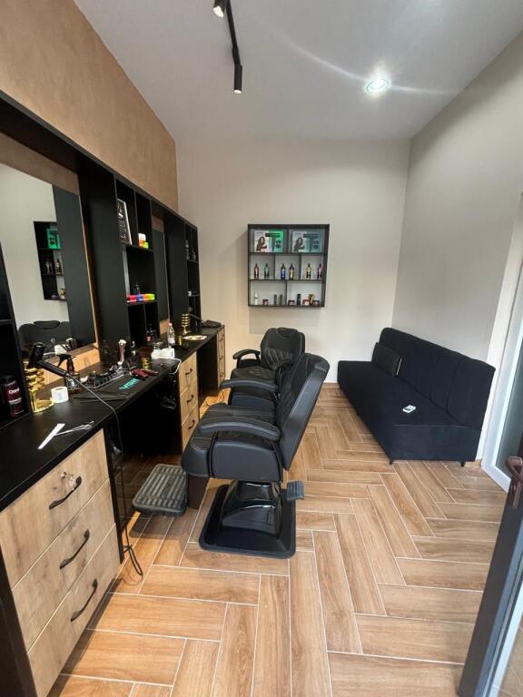 Jepet Dyqan me QIRA AFATGJATË