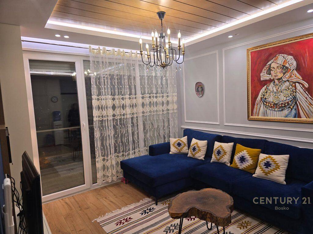 Affittasi Appartamento Moderno 2+1+2 con Posto Auto – Complesso Fiori di Bosko