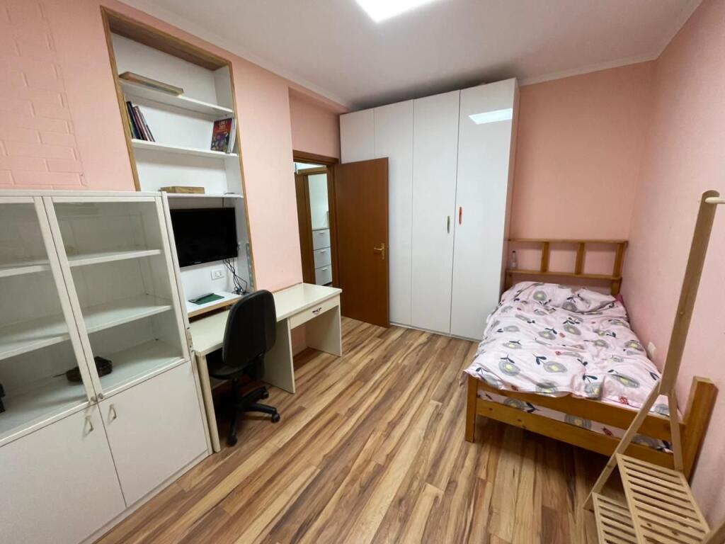 For rent Apt. 3+1+2 + GARAGE Dry Lake