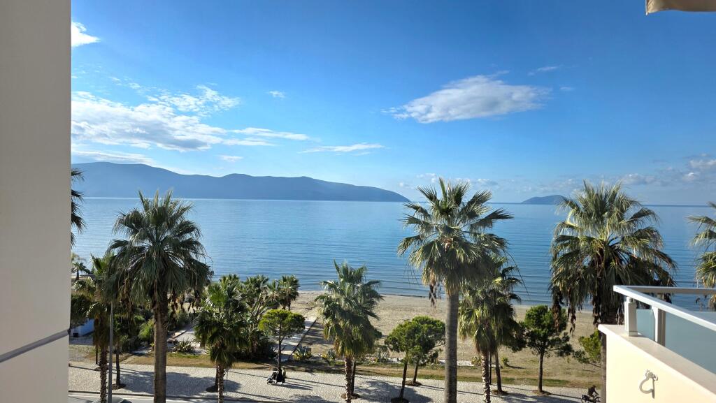 Apartment 2+1 for rent in Lungomare