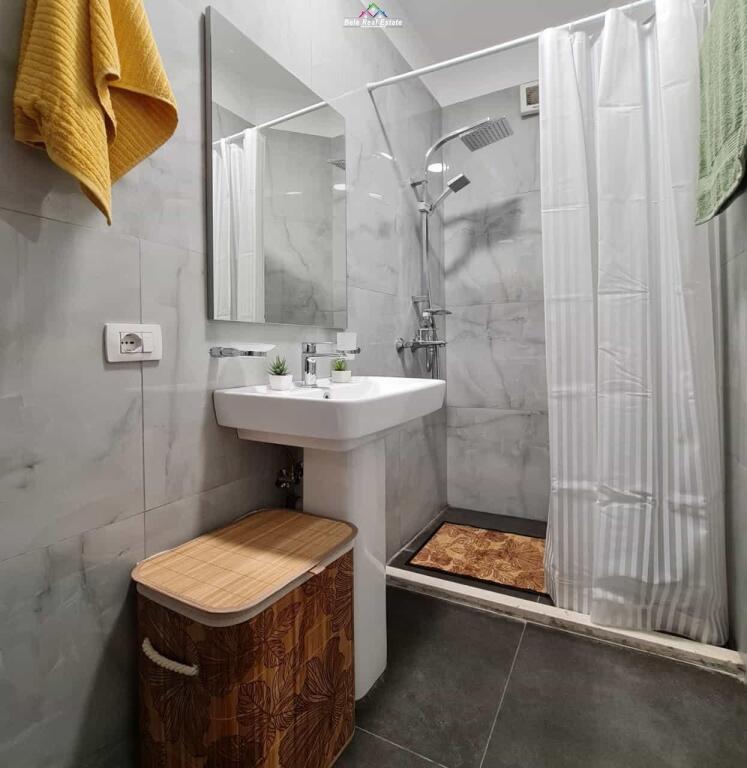 Monolocali in vendita presso il Comune di Parigi (ID BSHG23) Tirana.