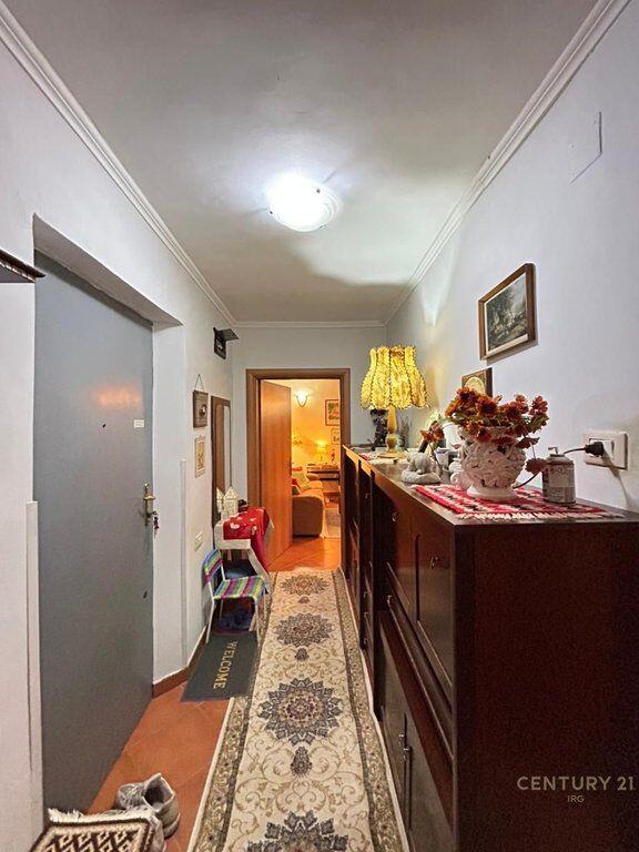 Apartament 2+1 per shitje pas Ambasades Amerikane