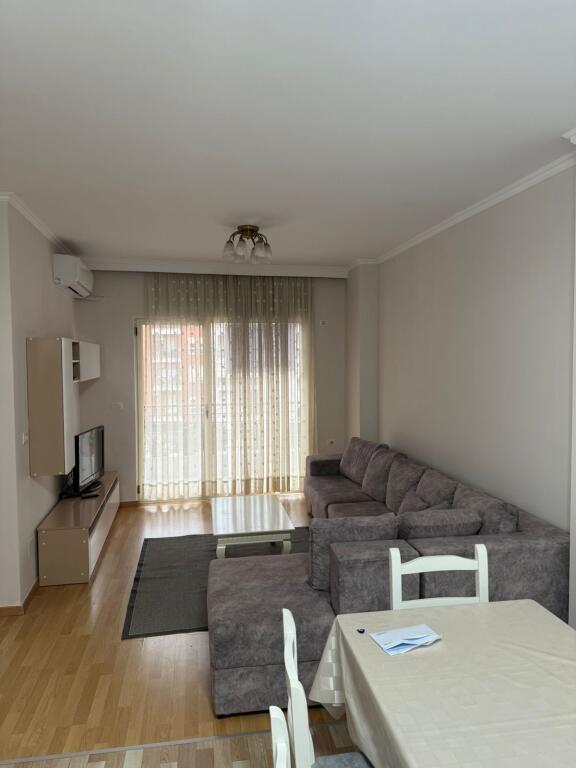 Don Bosko, shitet apartment 2+1+2Wc. 180.000 Euro