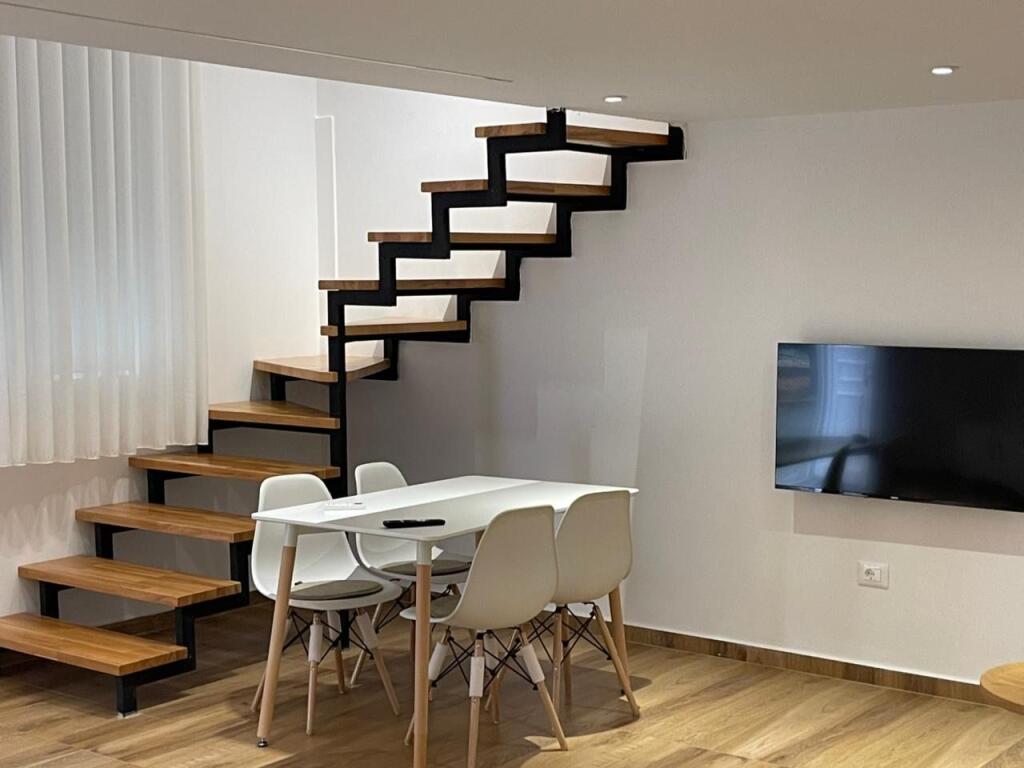 Appartamento 1+1 duplex in affitto vicino a Kodra e Diellit 2!