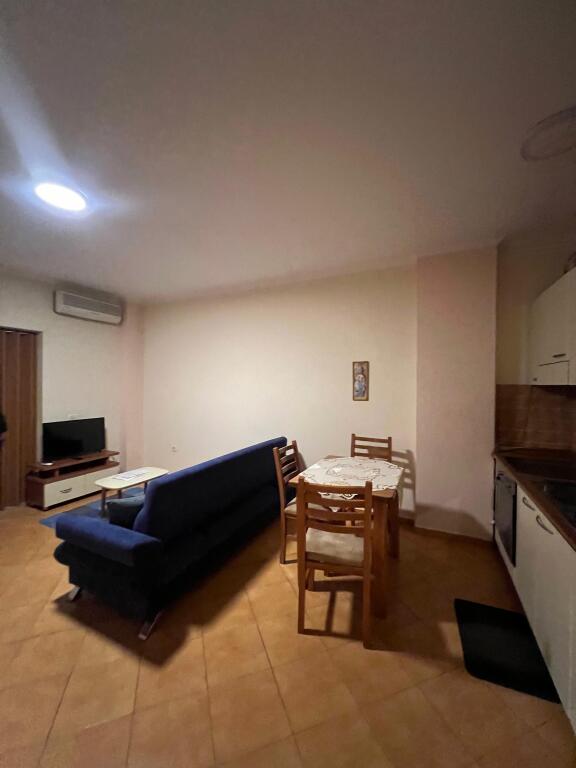 Jepet me qera garsonier te Rr. Mine Peza te Prokuroria