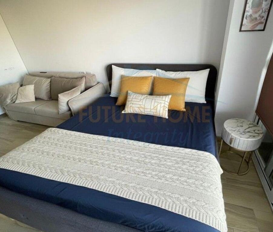 Qera, Vilë 2-Katëshe me pishinë, Farkë, Tiranë.