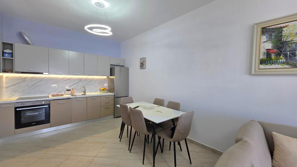 Apartment 2+1 for rent in Lungomare