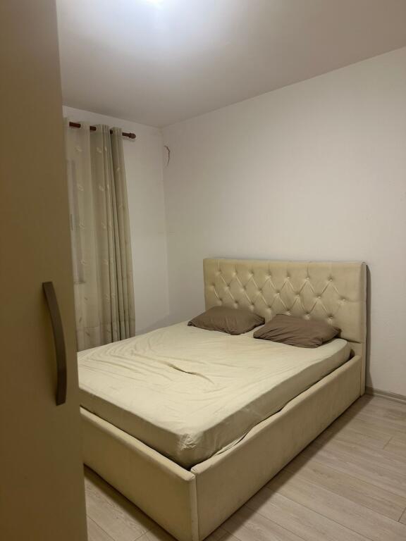 1+1 for Rent at American Hospital 3