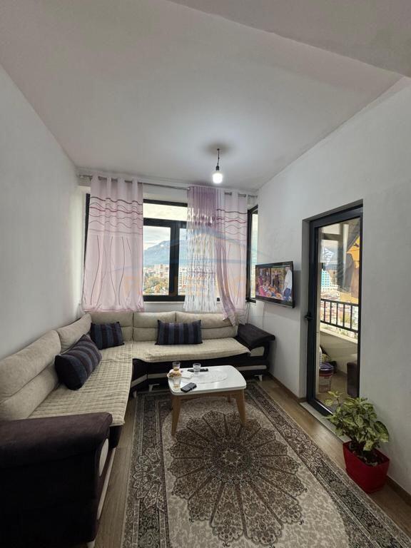 Shitet , Apartament 2+1+2+ Post Parkimi, Porcelan, Tirane