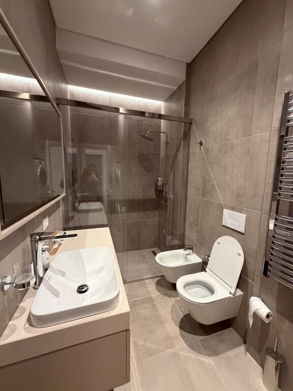 Apartment 3+1+2 with parking space for sale Pallati Orion, Rruga e Kosovarëve