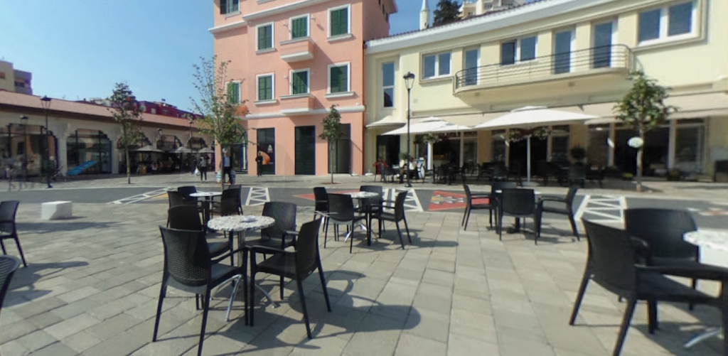 2 parking spaces for sale at the new market