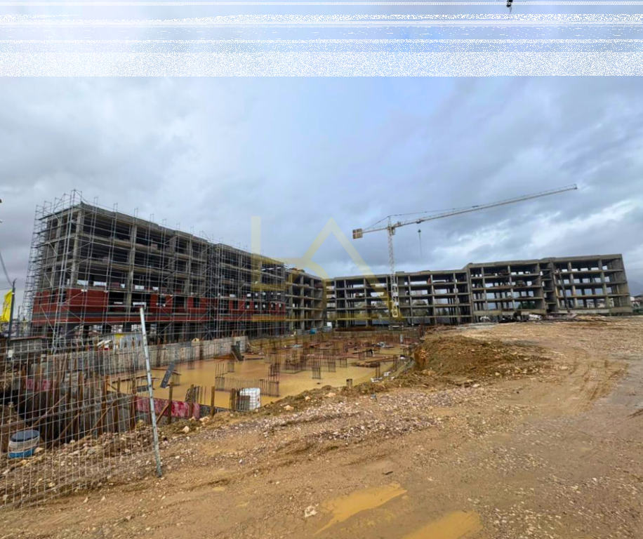 Lake Side Residence, Tiranë