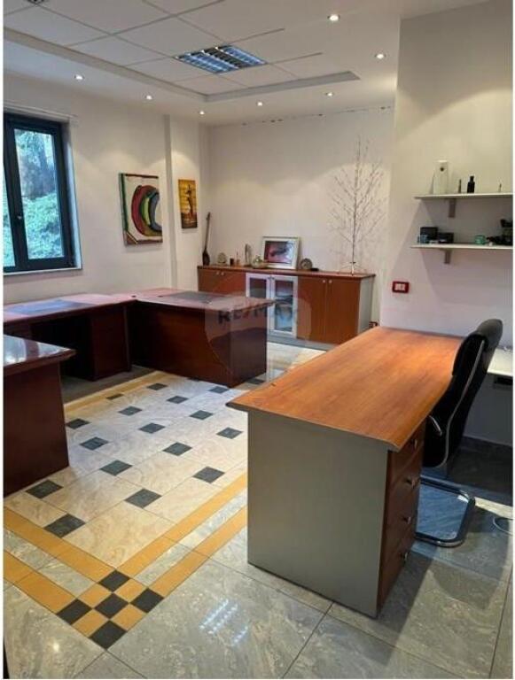 Jepet ambient zyre me qira ne Qender!