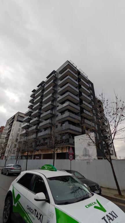 Vendesi in vendita 2+1+2 pronto per abitare dietro Vizion PLUS.