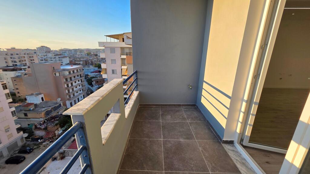 APARTAMENT 1+1 NË SHITJE PRANË PALESTRËS SË MUNDJES, VLORE