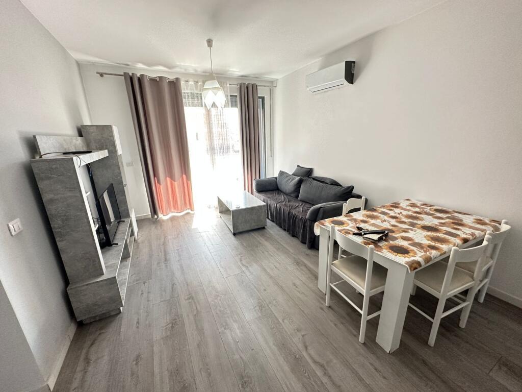 🏡 Apartment 2+1+2 for rent 📍 Fiori di Bosco Complex, Tirana 🏢 5th floor, new building with 2 elevators 🛋️ Functional layout and comfortable spaces  💶 Price: 650 € / month  📞