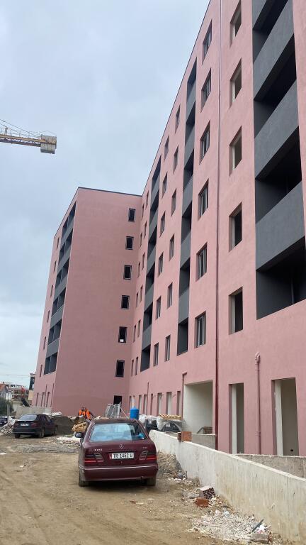 Shitet 1+1,ne paskuqn ne faze karabinaje,68000 euro