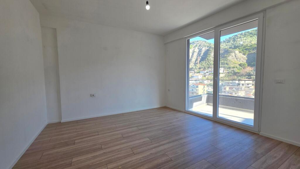 Apartament 1+1 në shitje në Lungomare, Vlorë
