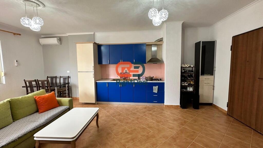 Ne Durres ,Prane Hotel Dolce Vita, Shitet Apartament 1+1, Shume Prane Detit !!