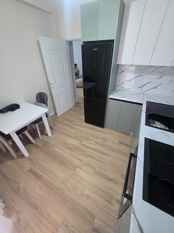 Shitet Apartament 2+1