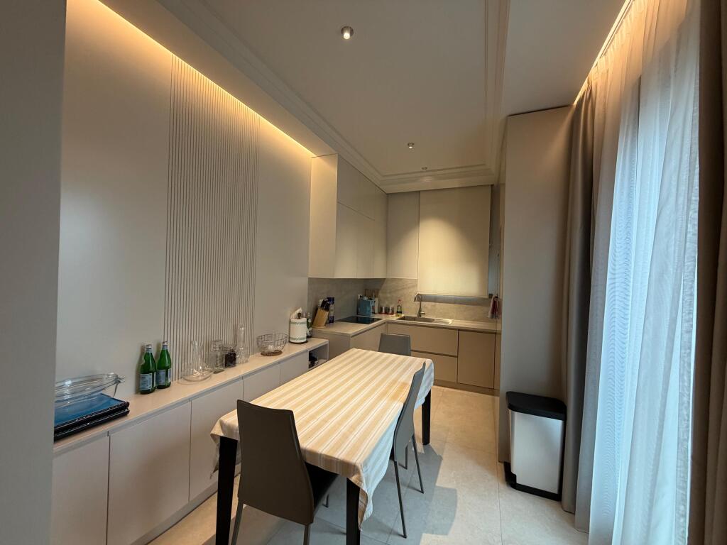 Apartment 3+1+2 with parking space for sale Pallati Orion, Rruga e Kosovarëve