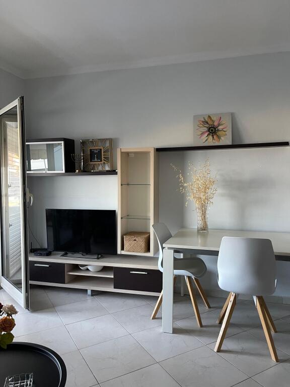 Appartamento 1+1 in affitto a Shkembi i Kavajes