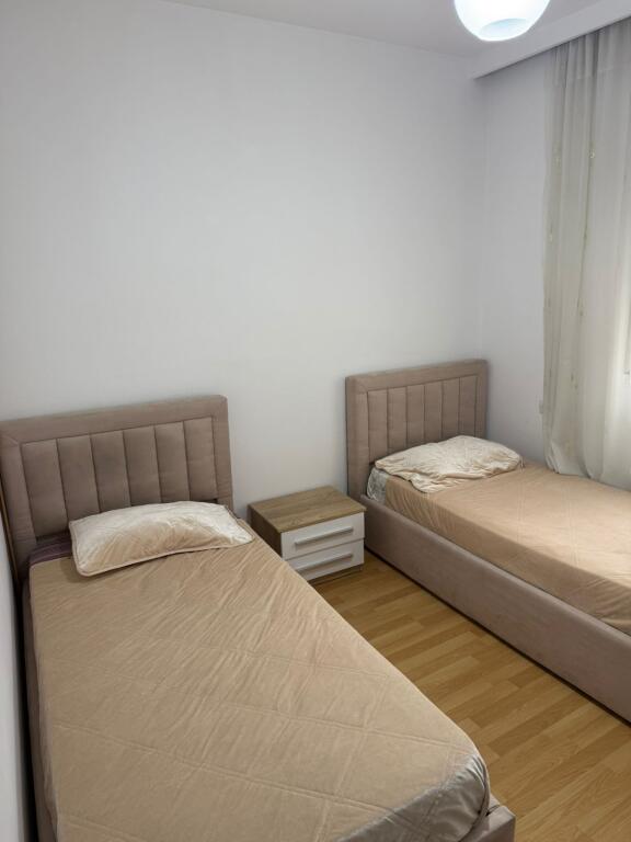 Don Bosko, shitet apartment 2+1+2Wc. 180.000 Euro