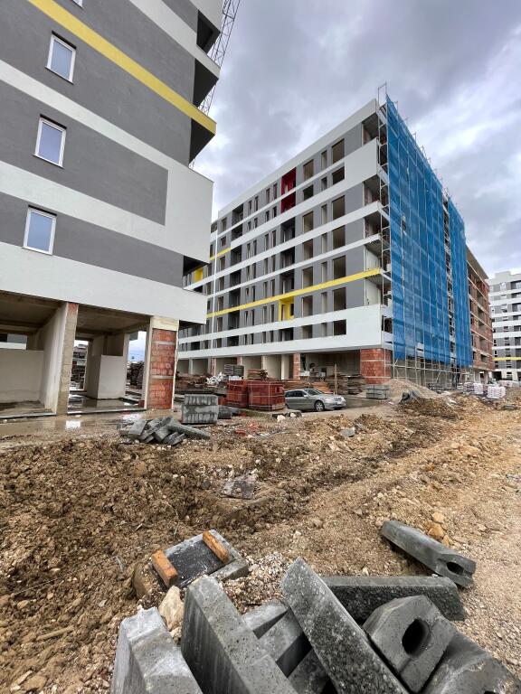 Business unit for sale/Univers City