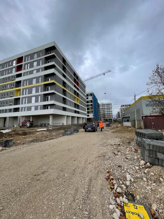 Business unit for sale/Univers City