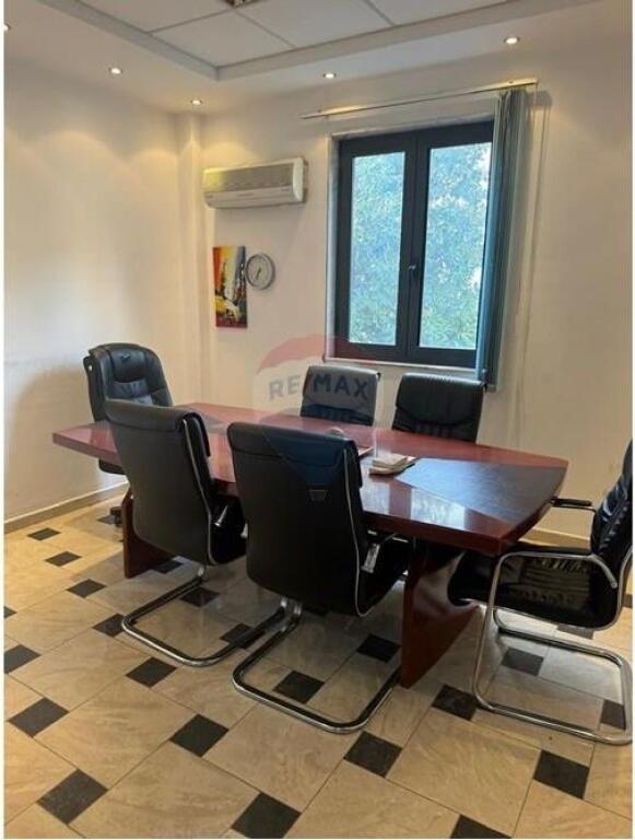 Jepet ambient zyre me qira ne Qender!