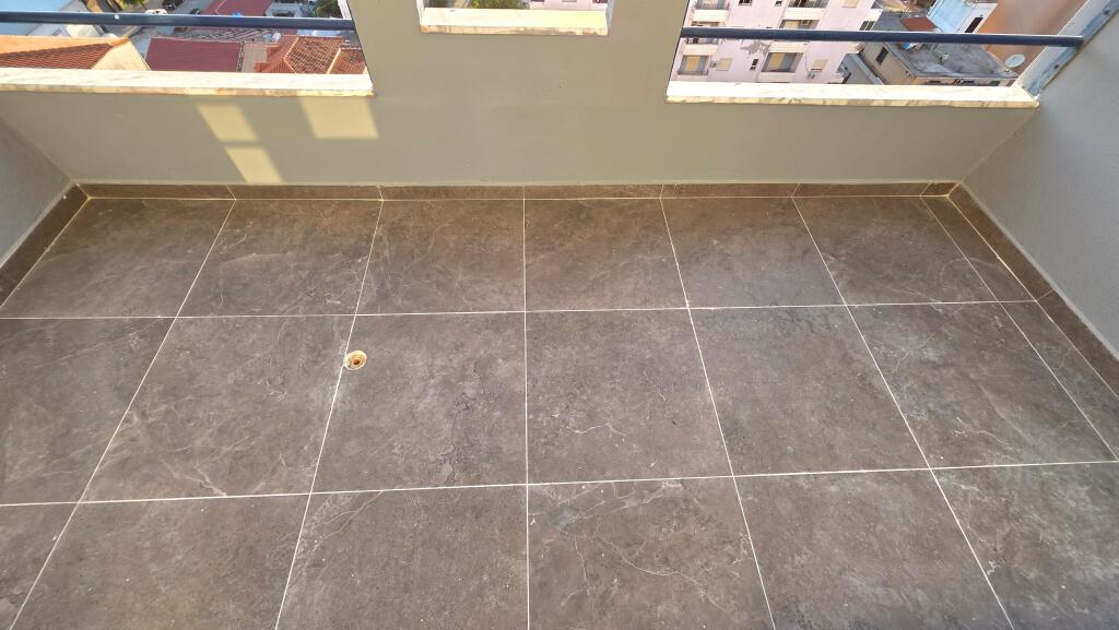 APARTAMENT 1+1 NË SHITJE PRANË PALESTRËS SË MUNDJES, VLORE