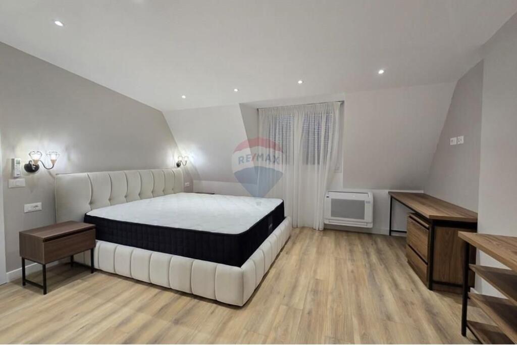 Duplex for sale Near the Dry Lake