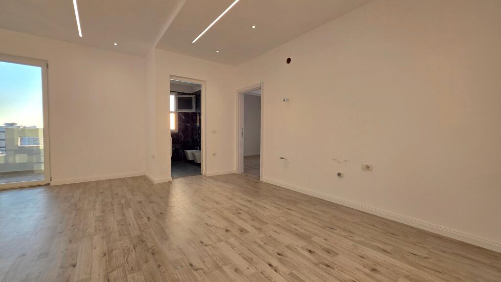 APARTAMENT 1+1 NË SHITJE PRANË PALESTRËS SË MUNDJES, VLORE
