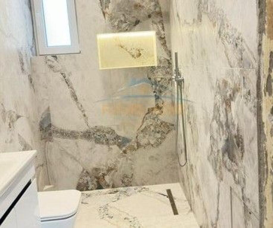 Qira, Godine 3 Kateshe+POSTE PARKIMI,Rruga e Kavajes