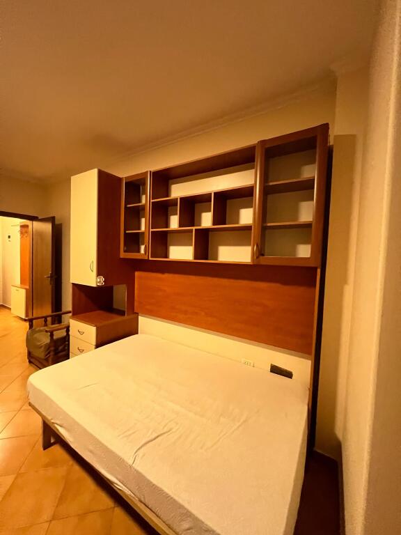 Jepet me qera garsonier te Rr. Mine Peza te Prokuroria