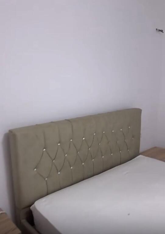 APARTAMENT ME QERA 2+1 STACIONI TRENIT 60.000 LEKE