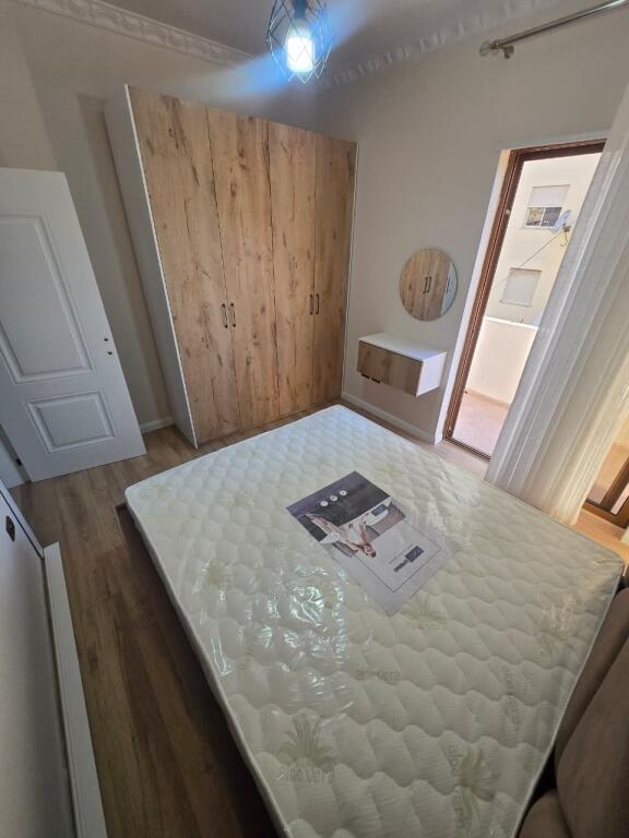 Shitet Apartament 2+1