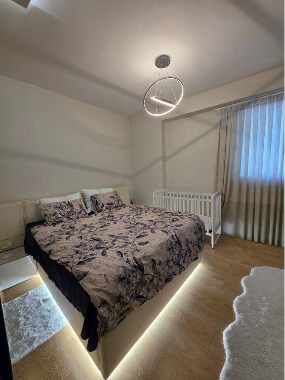 Shitet apartament 2+1+2 Komuna e Parisit