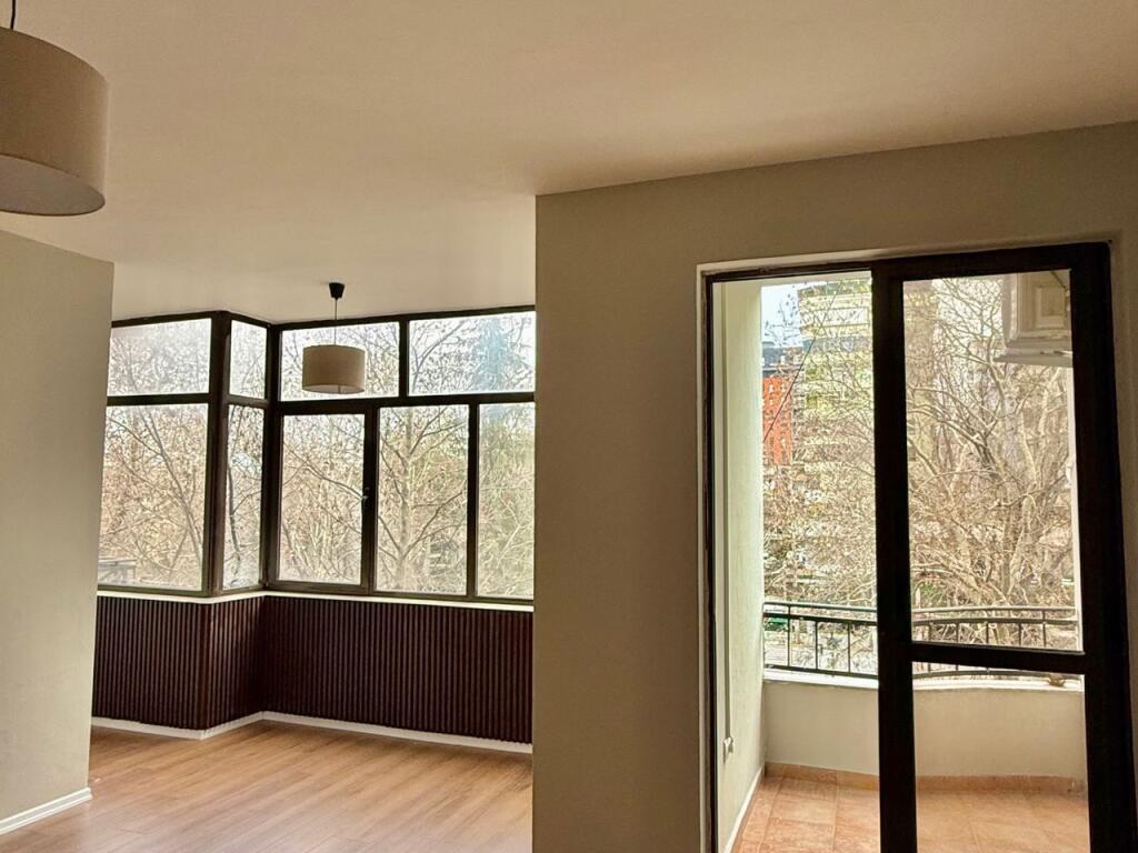 For rent 1+1 office opposite the Tirana Court