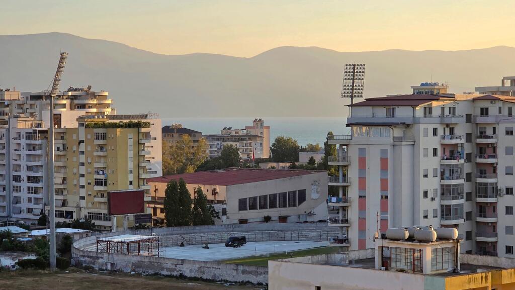 APARTAMENT 1+1 NË SHITJE PRANË PALESTRËS SË MUNDJES, VLORE