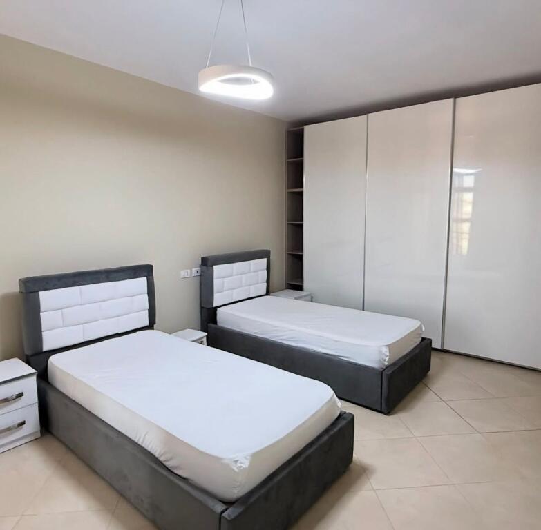 Jepet apartament me qera 2+1